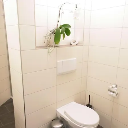 Apartment Haus-itjen-gelb-2 *