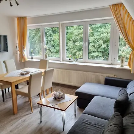 Haus-itjen-gelb-2 Apartment Cuxhaven