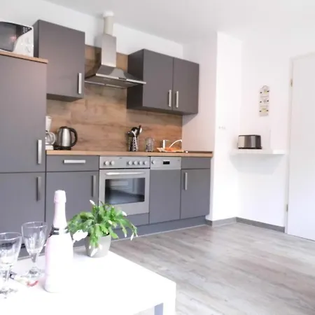 Haus-itjen-gelb-2 Апартаменты *